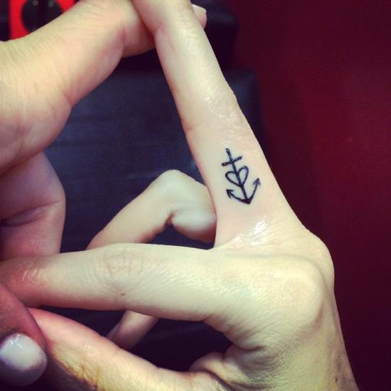 foi amour espoir tatouage doigt tatouage