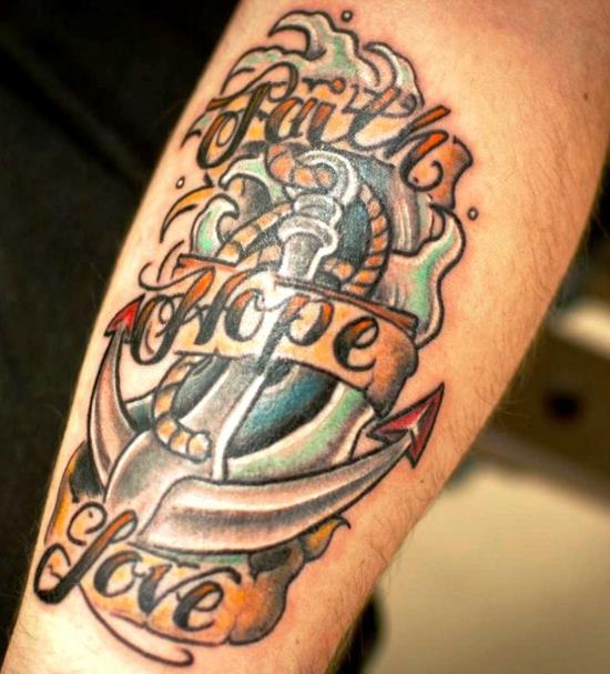 crois amour espoir tatouage avant-bras hommes