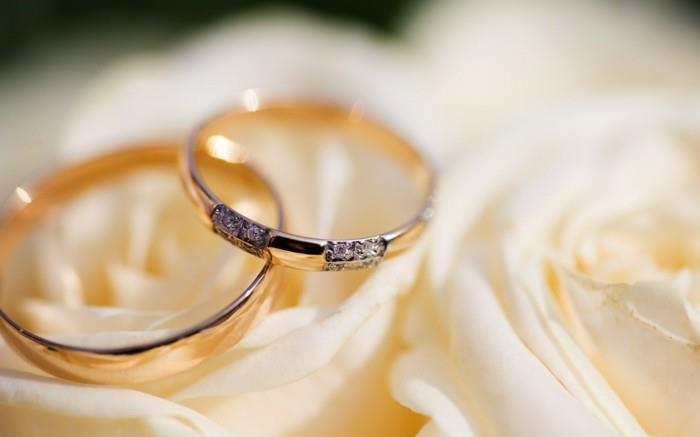 alliances en or idées de fête de mariage 2020