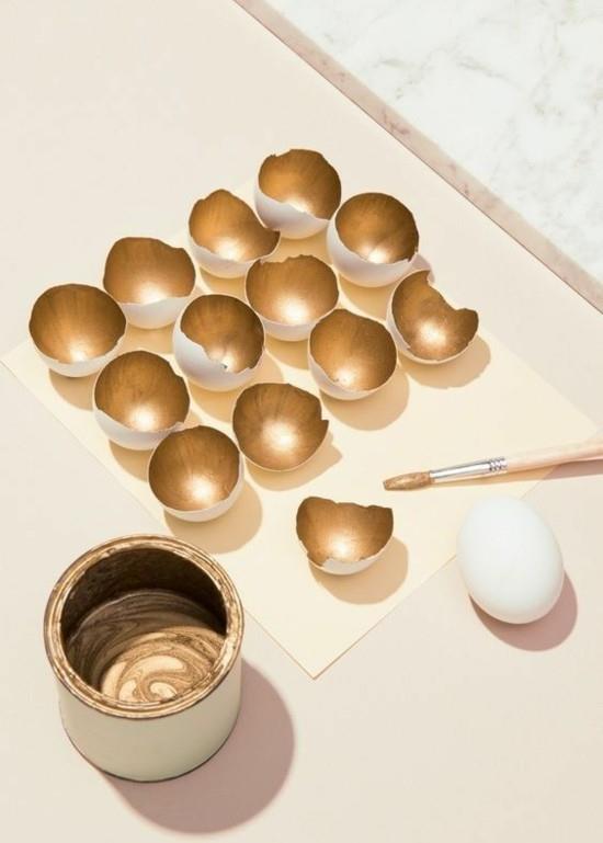 faites vous-même des décorations de table en coquille d'œuf dorée