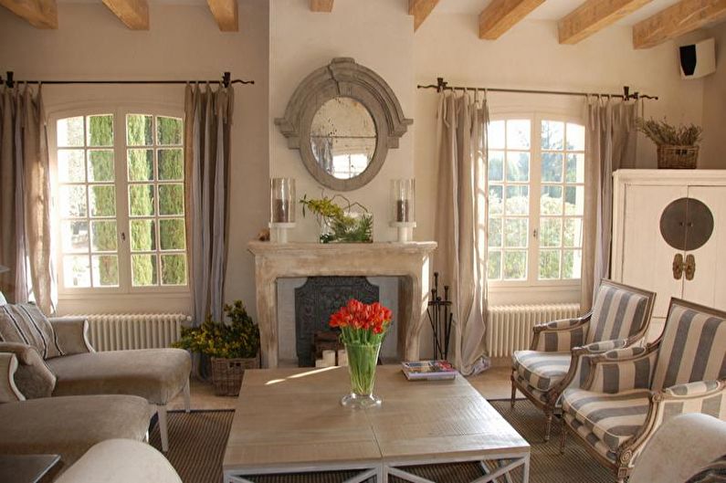 Design obývacího pokoje ve stylu Provence - dekorace na zeď
