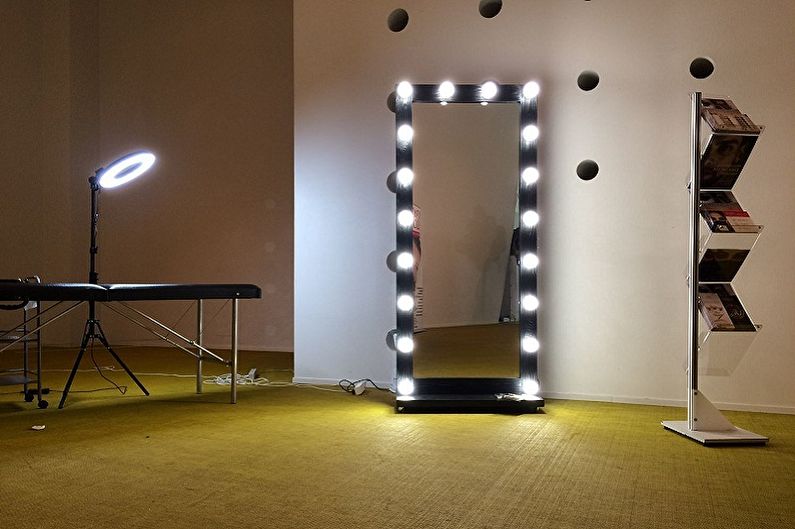 Видове огледала за грим със светлини - размер