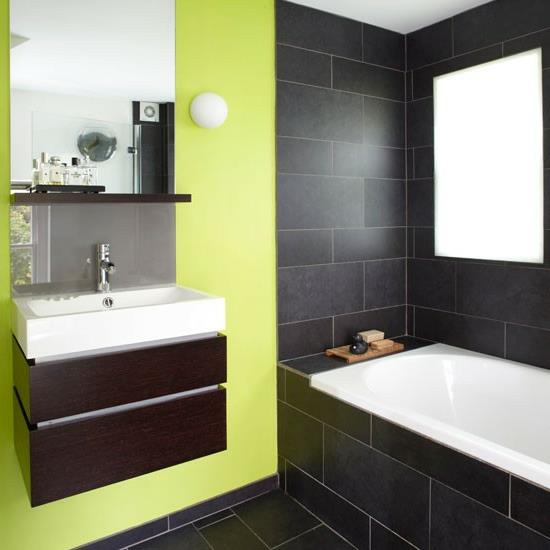 zielone świeże czarne płytki meble łazienkowe wanna do zabudowy