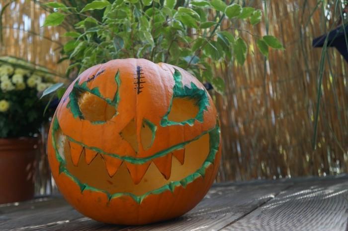 idée de décoration effrayante pour halloween avec citrouille