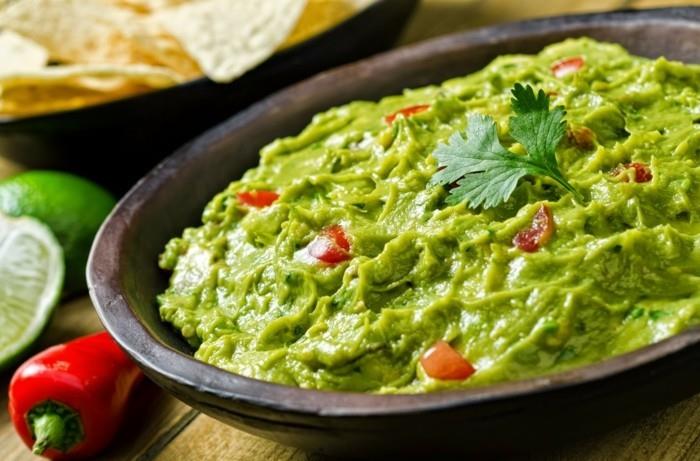 krem z awokado guacamole