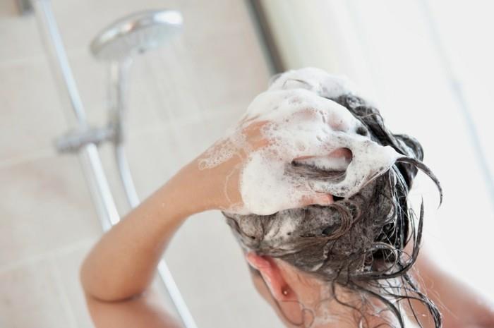 conseils de soins capillaires laver les cheveux à quelle fréquence