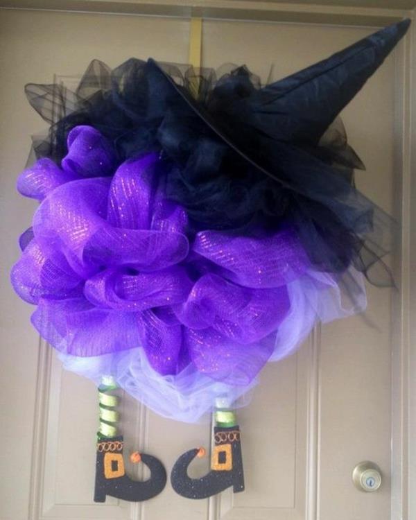 faire vous-même une décoration de chapeau couronne d'halloween jambe de sorcière