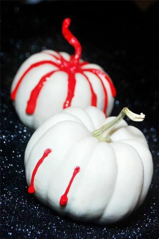 Décoration d'Halloween vous-même amusez-vous avec du sang peint en blanc