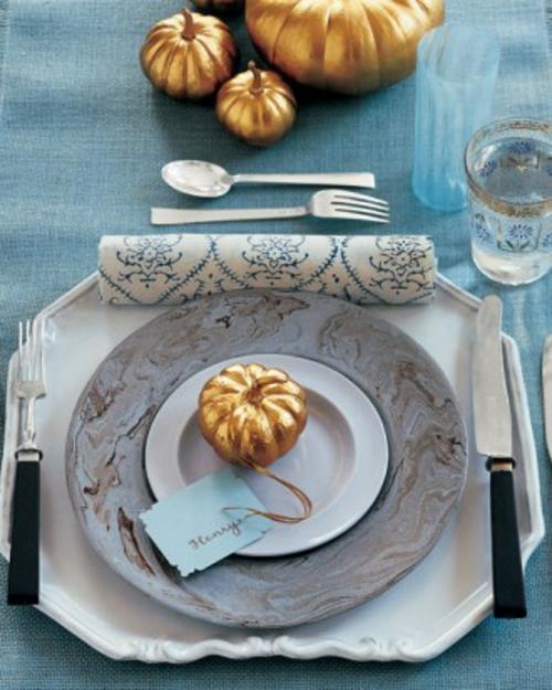 halloweenowe dekoracje stołu pozłacane dynie