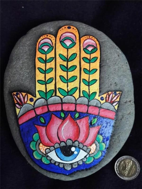 pomysł na malowanie kamieni z motywem dłoni fatimy