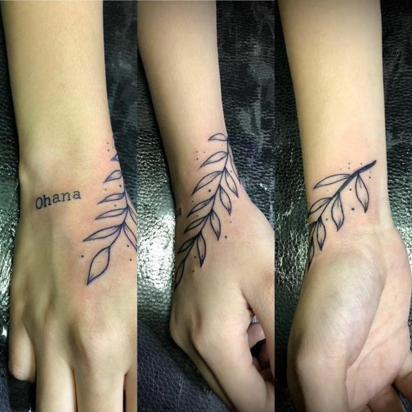 tatouage ohana au poignet