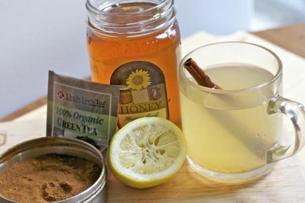 eau chaude au miel et citron vie saine