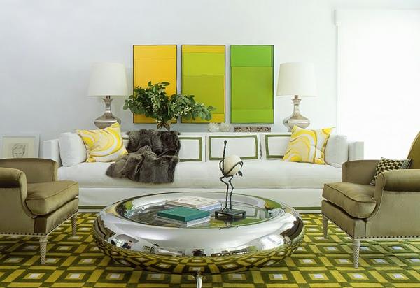 les couleurs vives dans la décoration intérieure combinent le salon vert