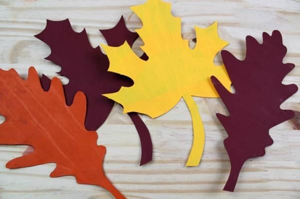 majstrować jesienną dekorację z filcowym papierem dla dzieci