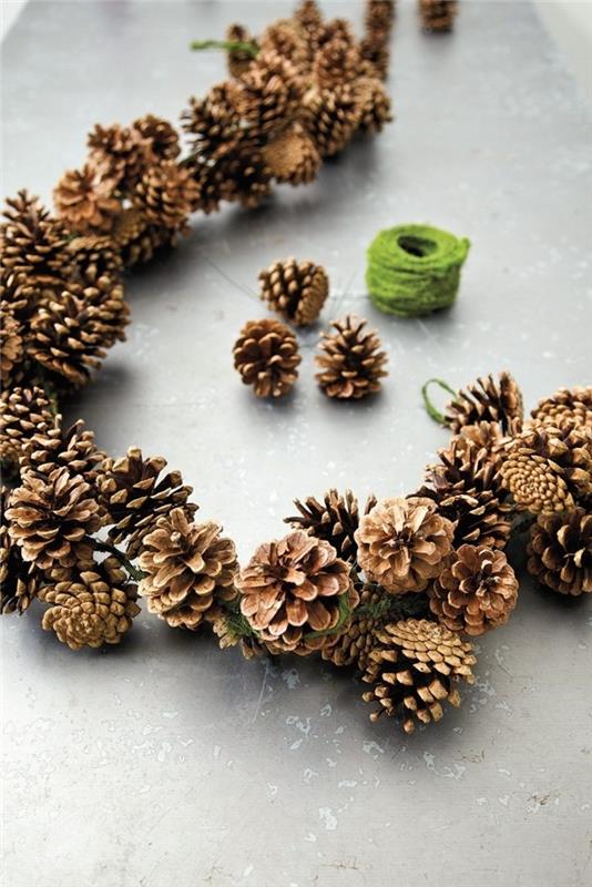 décoration d'automne décoration d'hiver bricoler avec des pommes de pin cheminée faites vous-même la décoration de noël