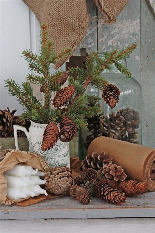 décoration d'automne décoration d'hiver bricoler avec des pommes de pin cheminée décoration de noël élégant