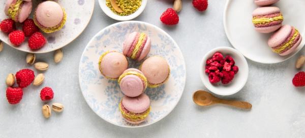 macarons français framboise pistache