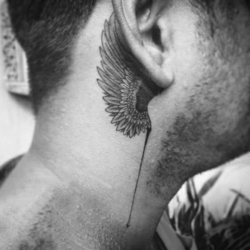 derrière l'oreille petits tatouages ​​hommes ailes
