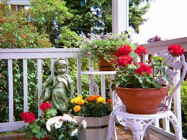 jardin suspendu sur balcon forme jardin patio statue
