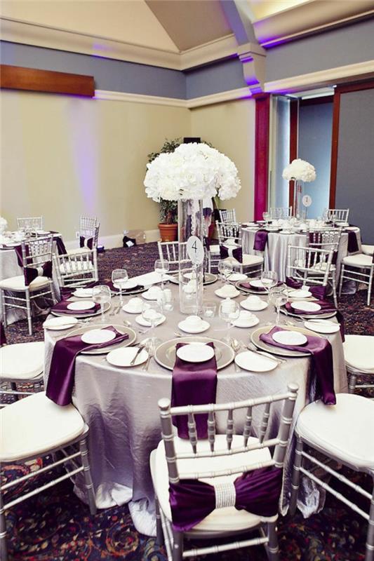 Idées déco pour l'organisation d'un mariage déco fleur violette