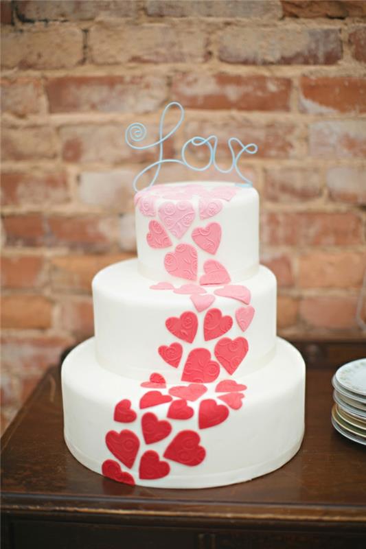 planification de mariage gâteau de mariage blanc rouge coeur