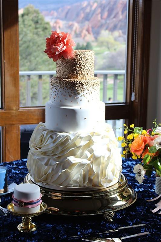 gâteaux de mariage gâteau design volant noix paillettes