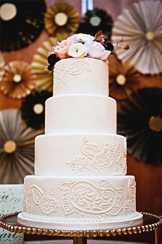 gâteau de mariage glaçage gâteau au henné motif en filigrane