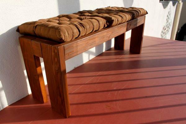 Zbuduj własną drewnianą ławkę DIY poduszki ogrodowe