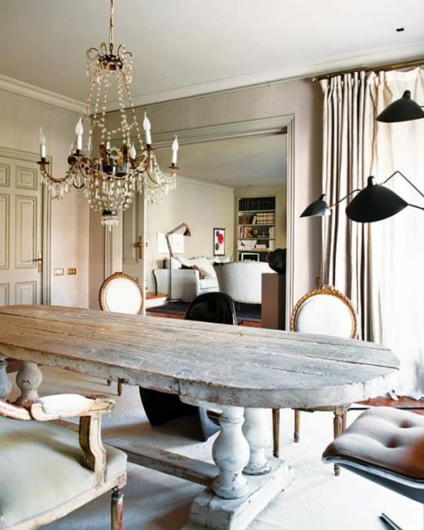 table en bois simple lustre aristocratique intérieur