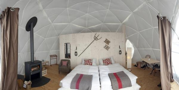 eco hotel igloo alpes lit double cheminée