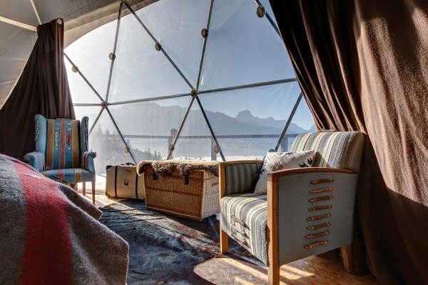 eco hotel igloo alpes ameublement fenêtre panoramique