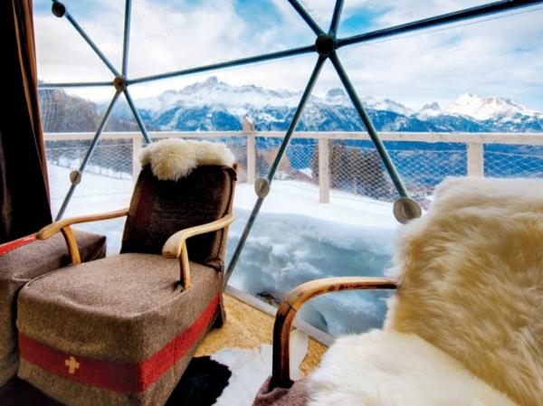 eco hotel igloo alpes fauteuil peau de mouton