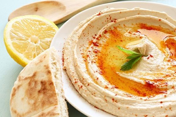 Zrób sobie hummus podstawowego śniadania