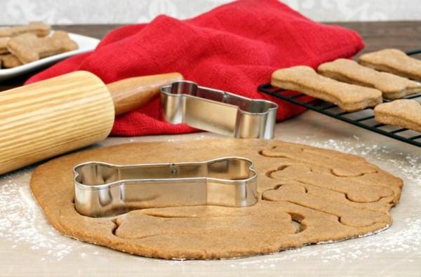 Faites vous-même des biscuits pour chiens idées de cuisson gâteries pour chiens