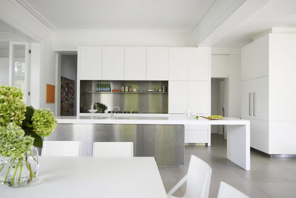 غرفة مطبخ - طعام مربعة بألوان متباينة