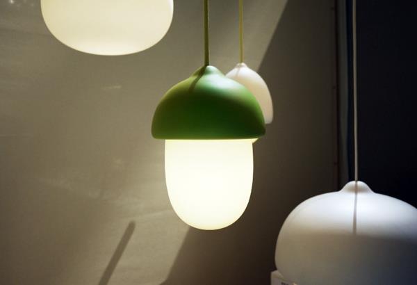 éclairage innovant cool collection de suspensions vertes