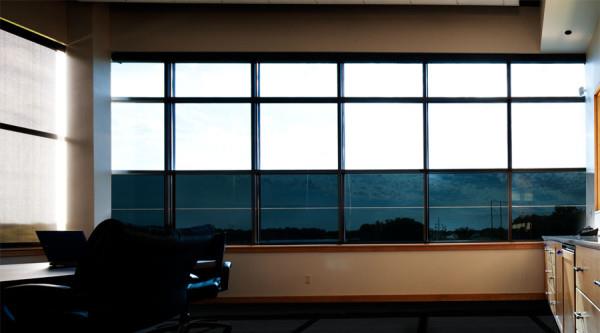 conceptions de fenêtres intelligentes parfaites pour le soleil de l'après-midi