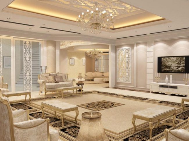 Interiér maharjas v arabském stylu je vyroben v krémových a pískových barvách. Zrcadlové povrchy, osvětlení, zlacení nábytku a dlaždic s tradičními vzory lze doplnit moderní technologií (plazma, klimatizace atd.)