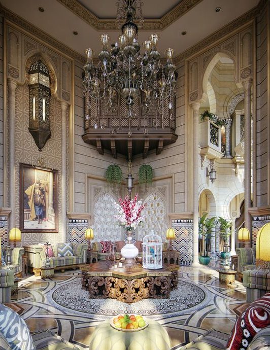 V marockém stylu interiér maharadžů překvapuje kovanými a vyřezávanými prvky, luxusními vzorovanými lampami, malovanými stěnami, světlými polštáři a zelenými rostlinami jako dekorem