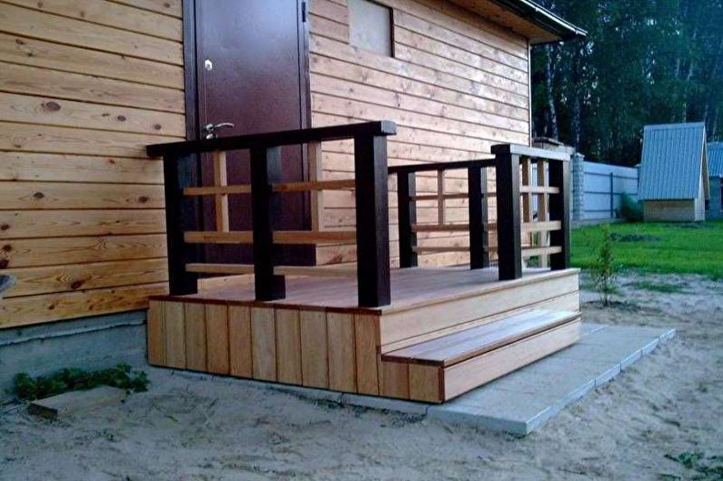 Výroba verandy ze dřeva pro soukromý dům - fotografie