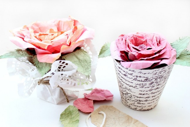 Jemné ručně vyráběné květiny z obyčejného papíru