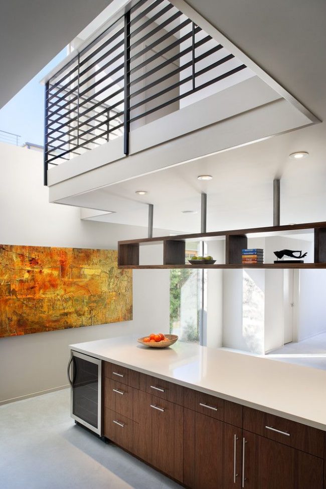 Ярка абстрактна картина с голям размер в кухнята в стил Арт Нуво