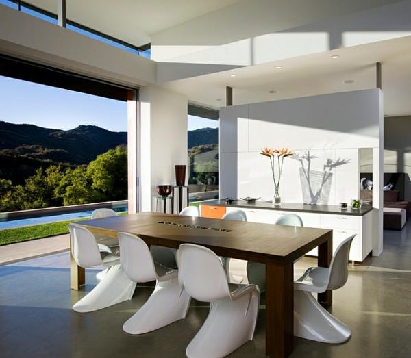 Cuisine et salle à manger design table à manger en bois chaises en plastique
