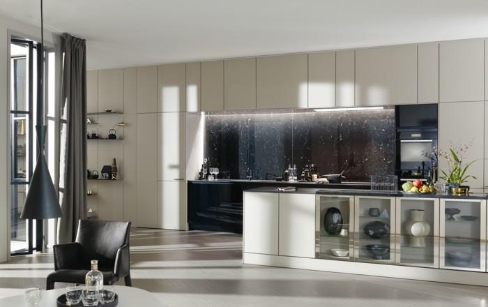 aménagement de cuisines cuisines encastrables siematic cuisine anthracite paroi arrière marbre