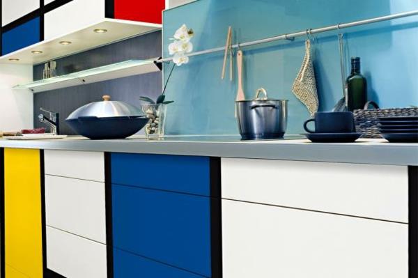 Couvrir les armoires de cuisine avec du papier d'aluminium mondrian renouveler les façades de cuisine
