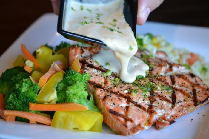 régime cétogène graisses saines acides gras saumon poisson brocoli légumes