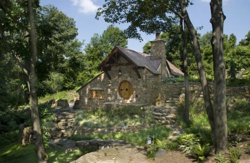 magiczne i rustykalne domki dla dzieci z naturalnych kamieni