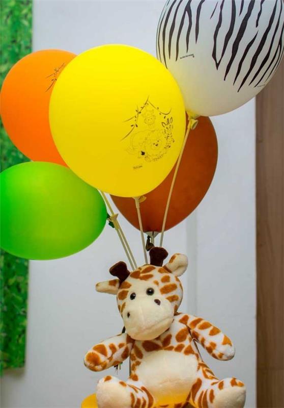 przyjęcie urodzinowe dla dzieci - latające zwierzę