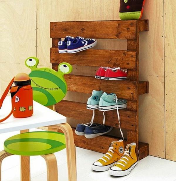 przyjazna dzieciom wieża buty drewniane palety DIY