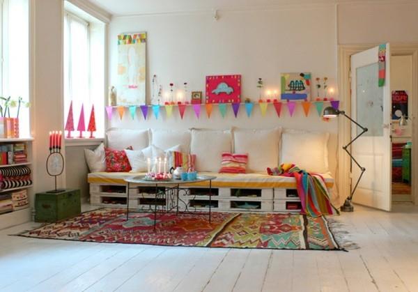 pomysły na pokój dziecięcy paleta sofa białe poduszki i kolorowa tapicerka